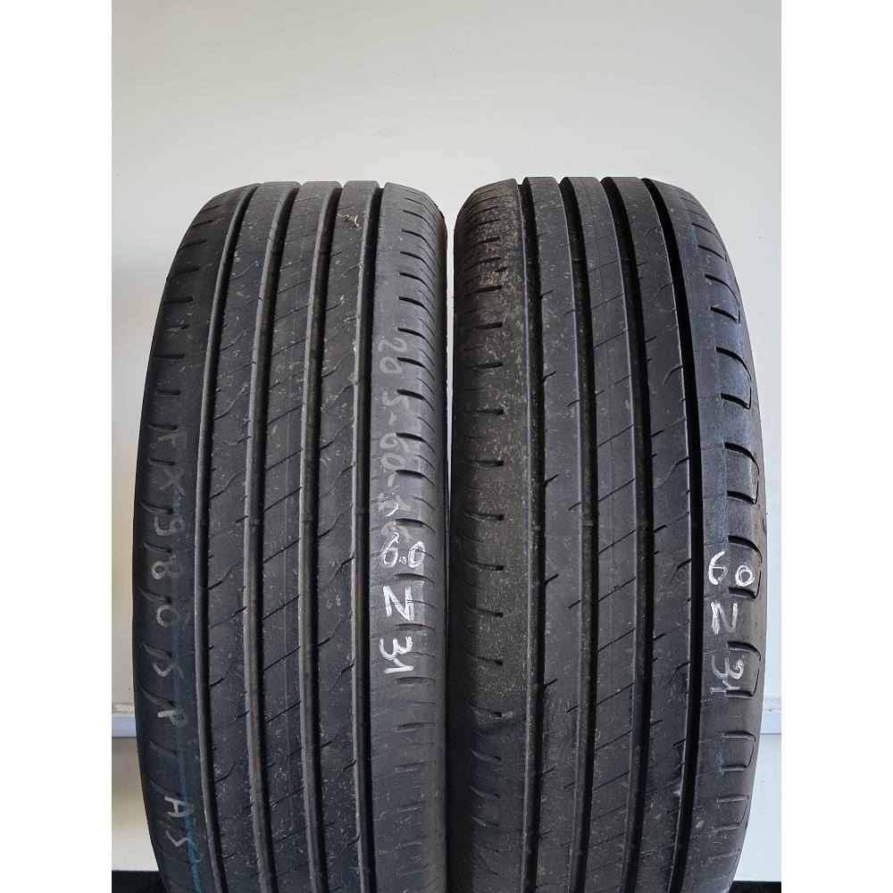 205 60 R16 96V XL Goodyear EfficientGrip Performance 2