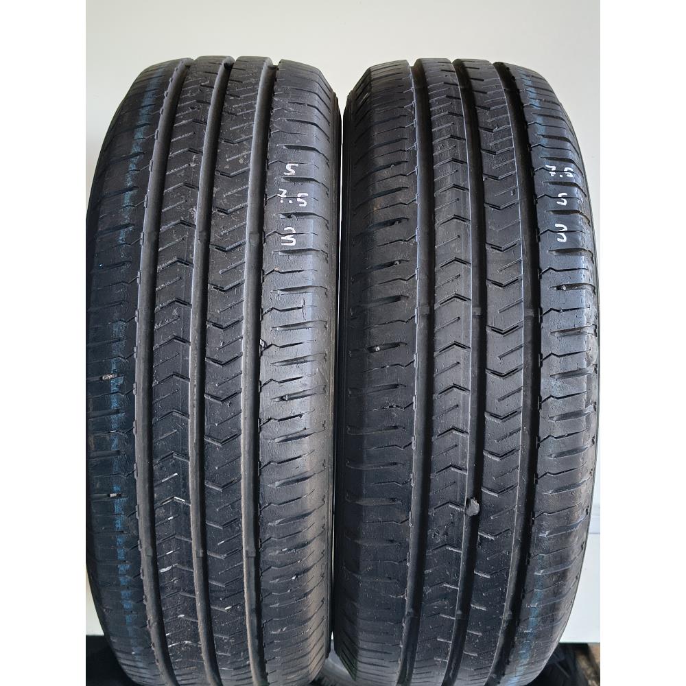 215 70 R15C 109/107S Nexen Roadian CT8